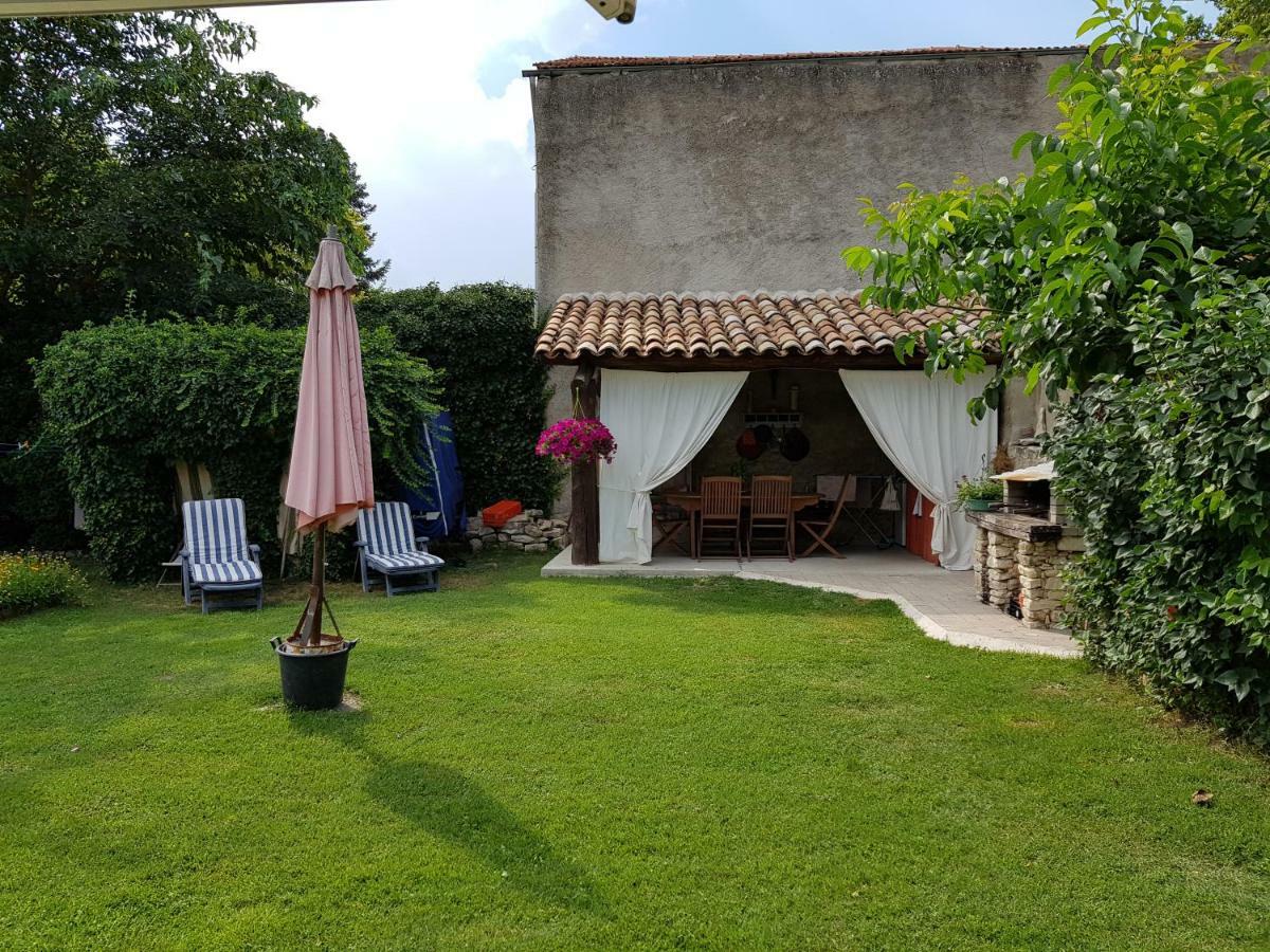 Grange Voutee Avec Jardin Villa Mane  Exterior foto